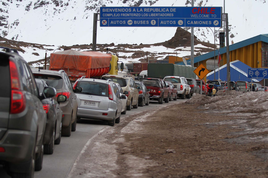 Paso Los Libertadores se encuentra habilitado con horario diferido