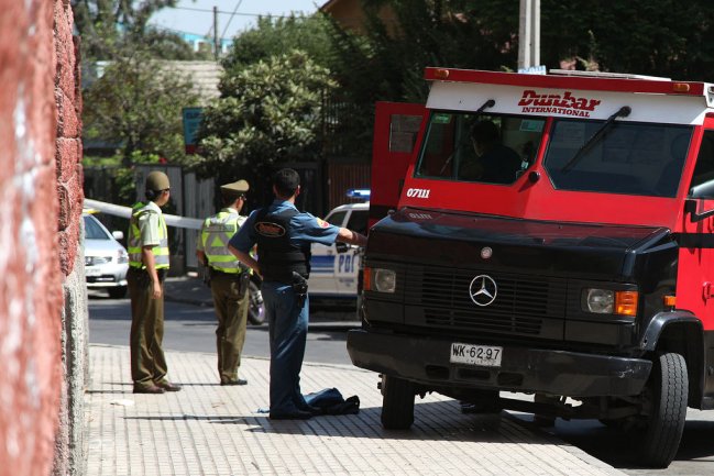 PDI detuvo a tres personas por asalto a camión de valores