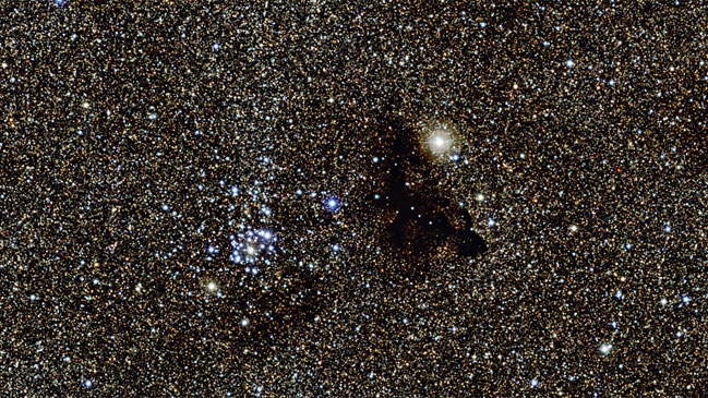 Astrónomos fotografiaron desde Chile nube oscura en la Vía Láctea