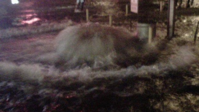 Rotura de matriz provocó inundación en Ñuñoa