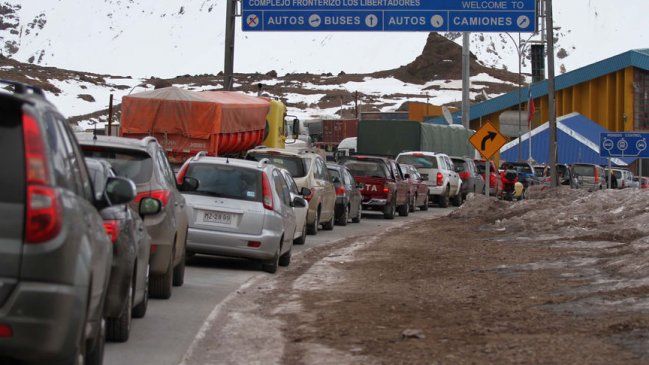 Paso Los Libertadores se encuentra habilitado con horario diferido