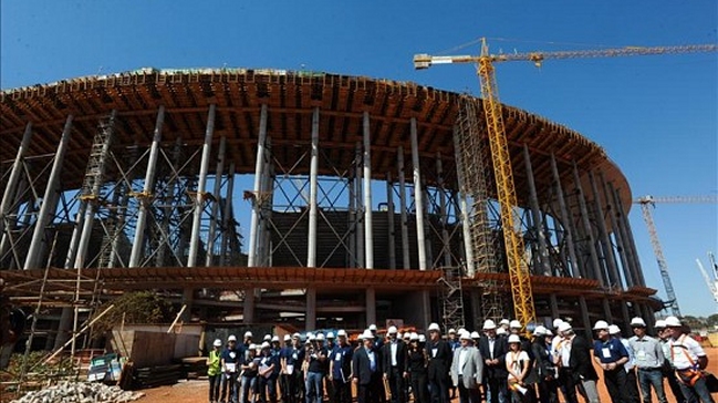 Dirigente brasileño admite que hay retrasos en las obras para el Mundial 2014