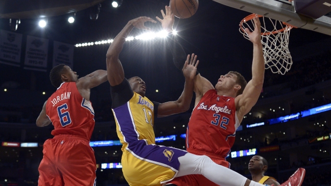 Los Clippers barrieron con los Lakers en el clásico de Los Angeles