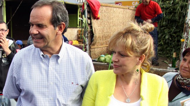 Vocera de Allamand insistió en emplazar a Golborne a sumarse a debates