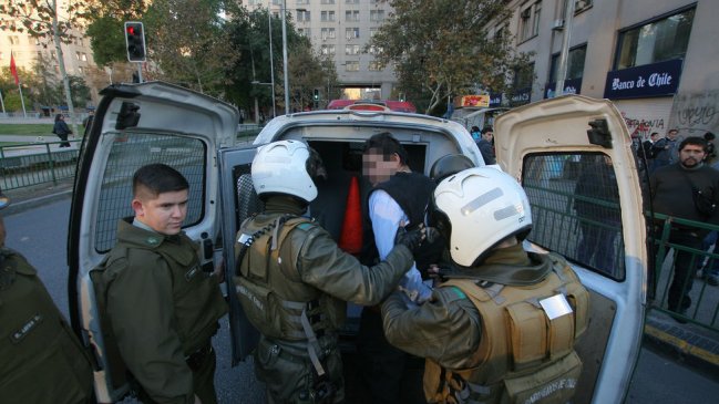 Carabineros detuvo a tres delincuentes por robo a tienda de artículos de alta montaña