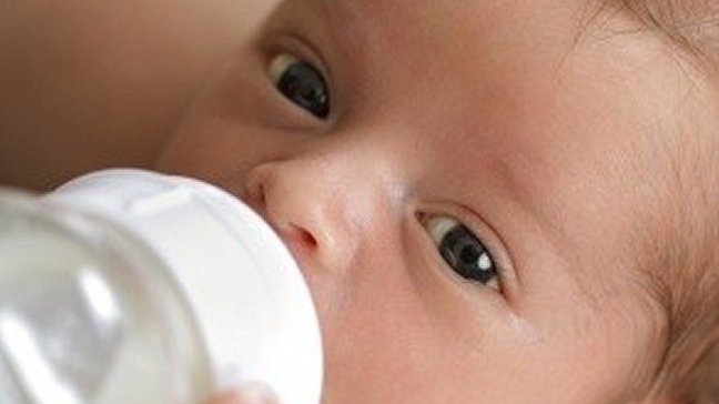 Lactancia materna al dar a luz puede salvar 95 bebés por hora