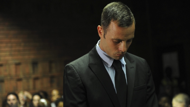 Tribunal volvió a aplazar decisión sobre la libertad bajo fianza de Pistorius