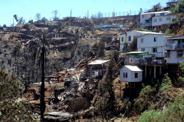 Catastro final cifró en 284 las casas destruidas por incendio en Valparaíso