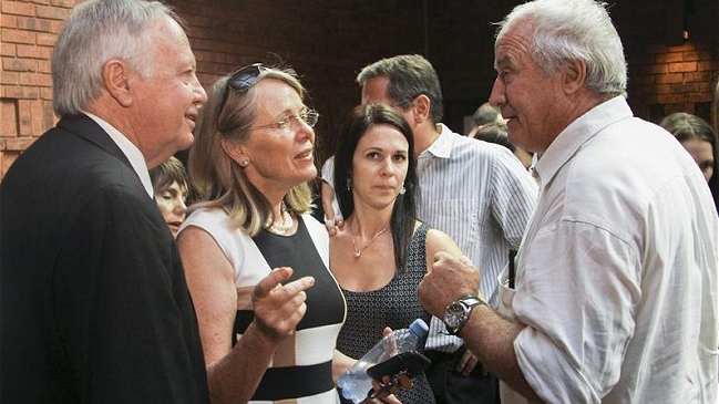 Policía que investiga a Pistorius tiene pendientes siete cargos de intento de asesinato