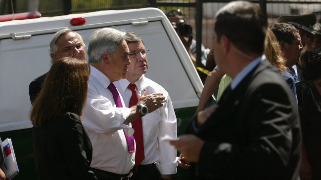 Piñera y ministros visitaron a damnificados por incendio en Quinta Normal