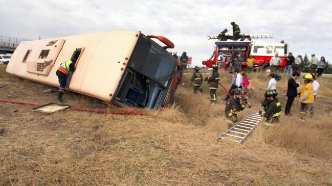 Cuerpos de víctimas de accidente múltiple en Lautaro llegaron al SML