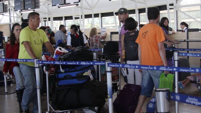 Pasajeros expresaron su indignación por retraso de cuatro horas en vuelo de LAN a Copiapó