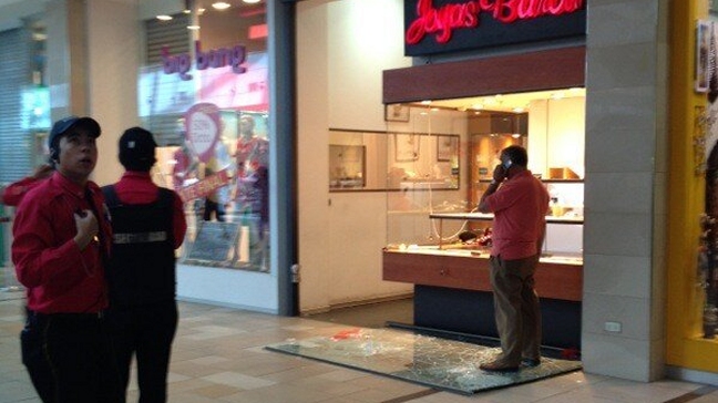 Carabineros frustró asalto a joyería en Mall Plaza Sur