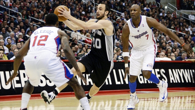 Los Spurs mantuvieron su racha triunfal a costa de los Suns