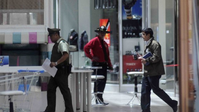 Dos personas fueron detenidas por frustrado asalto a joyería en mall Plaza Sur