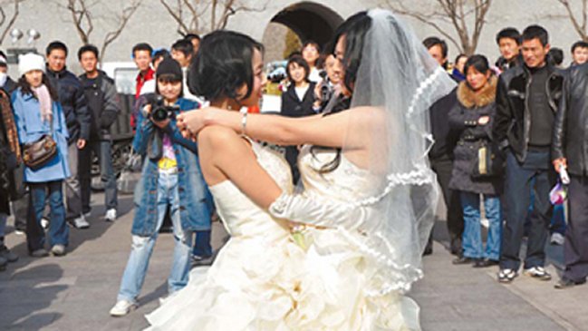 Pareja de lesbianas intentó casarse en Pekín y fue rechazada