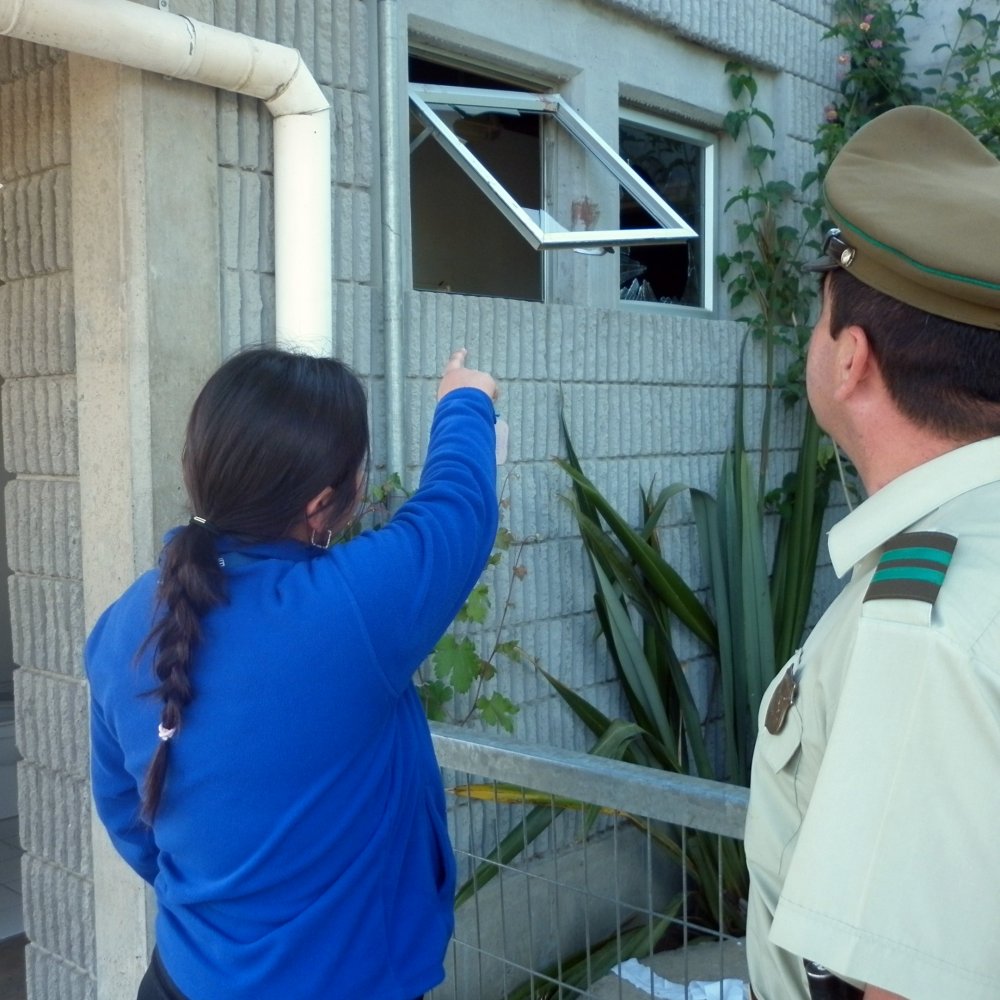 Delincuentes maniataron a anciana durante asalto en Las Condes