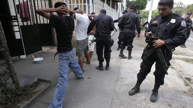 Encapuchados acribillaron a pandillero en una comisaría salvadoreña