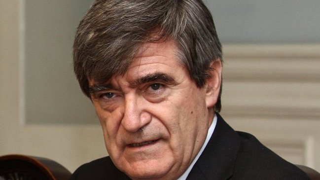 Camilo Escalona: Bachelet deberá ejercer su liderazgo