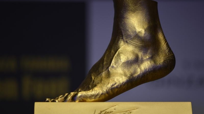 Joyería de Tokio presentó réplica en oro del pie izquierdo de Messi