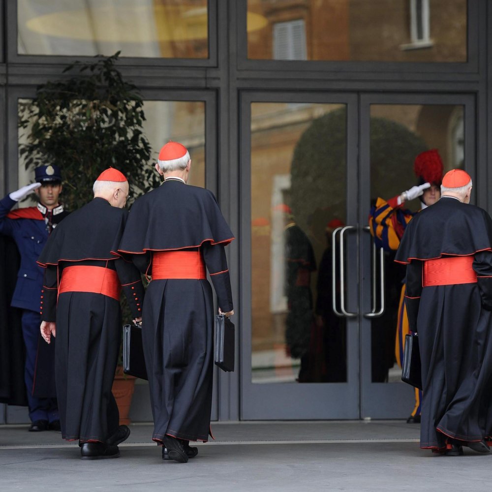 Cardenales vuelven a reunirse en el Vaticano en medio de una 