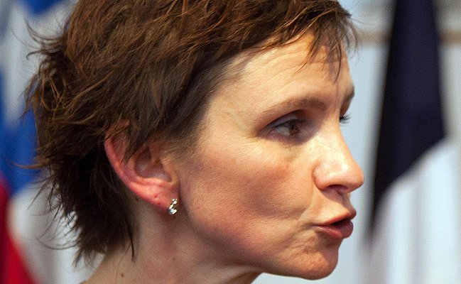 Día de la Mujer: Tohá replicó a Schmidt acusando 