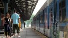 Diez personas resultaron heridas por colchón en llamas arrojado a vías de tren
