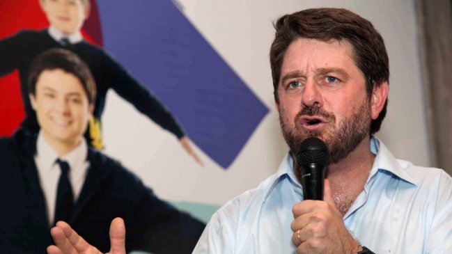 Claudio Orrego criticó arremetidas de la Alianza contra Bachelet