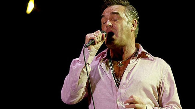 Morrissey fue hospitalizado por una doble neumonía