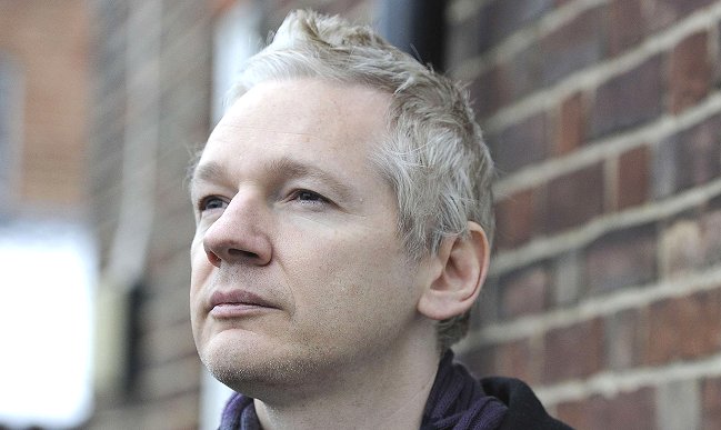 Canciller de Ecuador espera que el caso Assange se resuelva este año