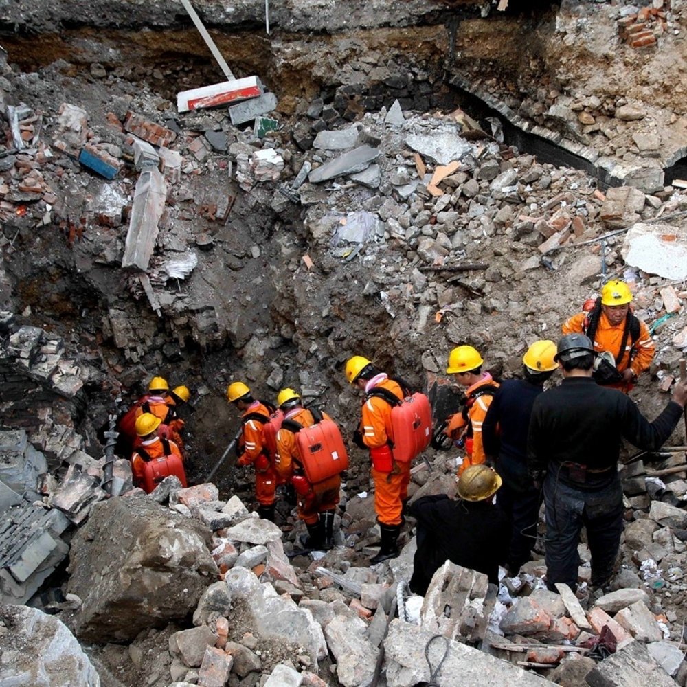 Explosión de gas en mina dejó 21 personas muertas en China