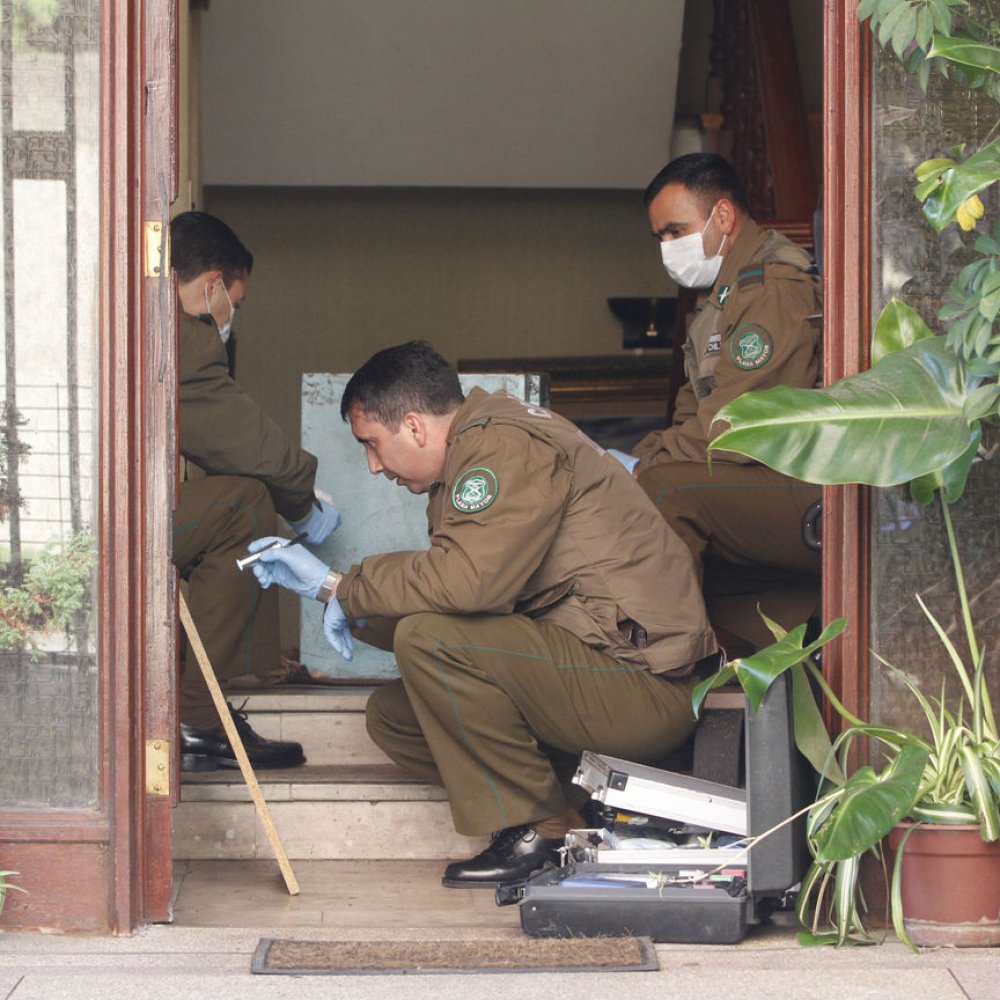 Dos delincuentes asaltaron casa en La Cisterna