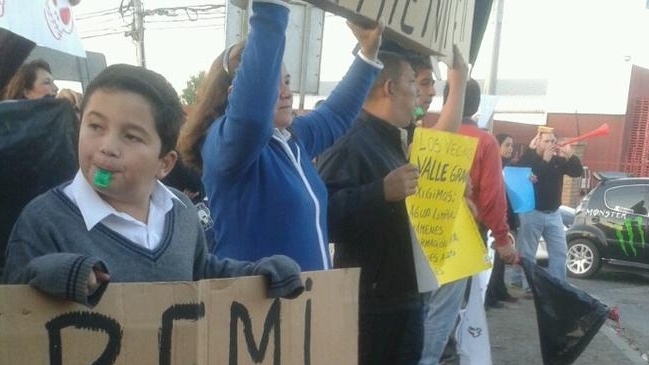 Vecinos de Valle Grande protestan en la ruta 5 Norte por arsénico en agua