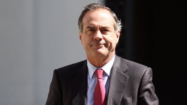 Walker: Ofrezco a Cornejo que quien saque un voto más gana