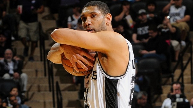 Los Spurs vencieron a Dallas con gran aporte de Tim Duncan