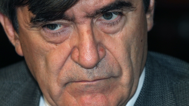 Escalona: Regreso de Bachelet llena de felicidad a millones de chilenos