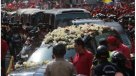 Trasladan el cuerpo de Chávez en medio de extenso operativo