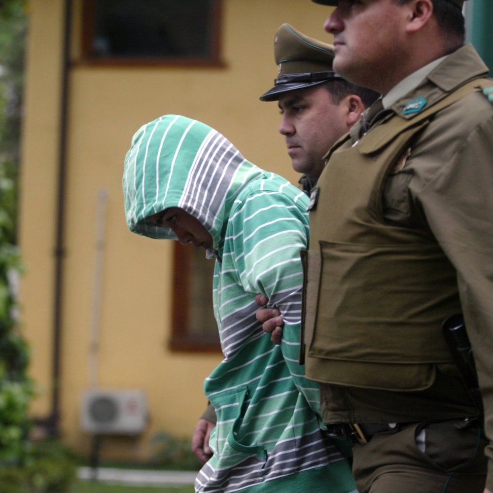 Carabineros: Cuatro menores de edad acumulan 158 detenciones