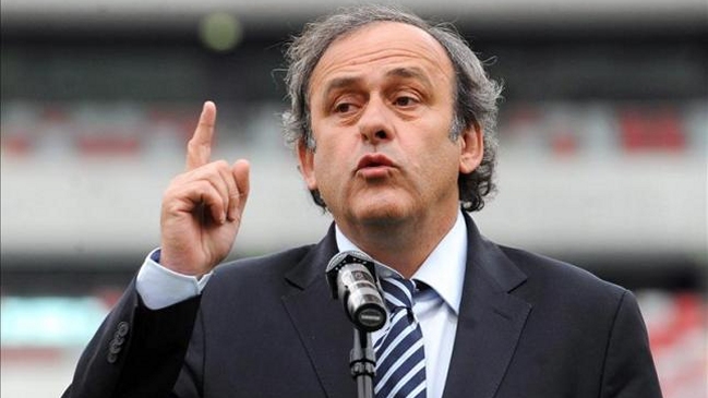 Michel Platini dejó abierta la opción de postular a la presidencia de la FIFA