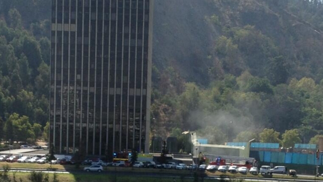 Bomberos acude a torre Santa María por emanación de humo