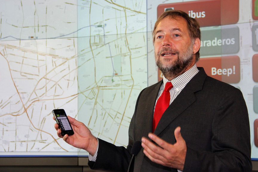 Ministro de Transportes anunció retiro de buses que no estén en condiciones de circular