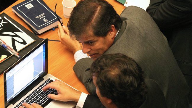 Rosende y reformalización en caso tsunami: De mí no pasarán