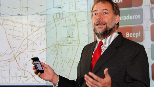 Ministro de Transportes anunció retiro de buses que no estén en condiciones de circular