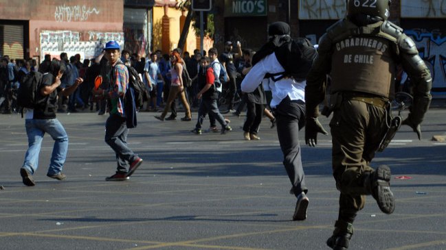 Ministro Chadwick rechazó los incidentes en la marcha estudiantil