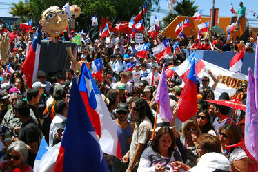 Trabajadores del cobre realizan marcha en Calama