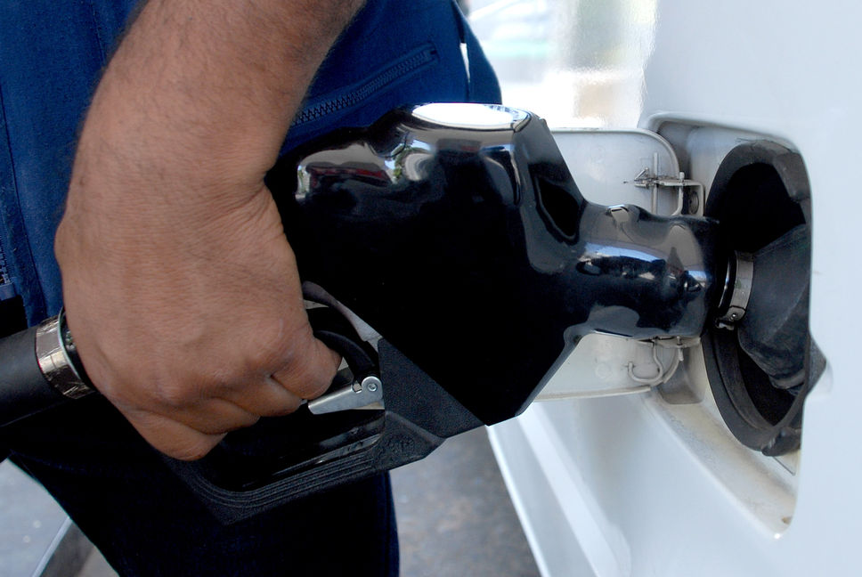 ENAP: Bencinas caerán hasta 5,4 pesos este jueves