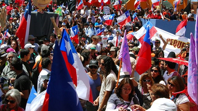 Marcha de mineros reunió a más de seis mil personas en Calama