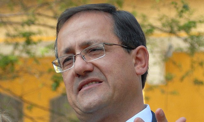 Diputados votarán acusación constitucional contra Beyer en medio de incierto escenario