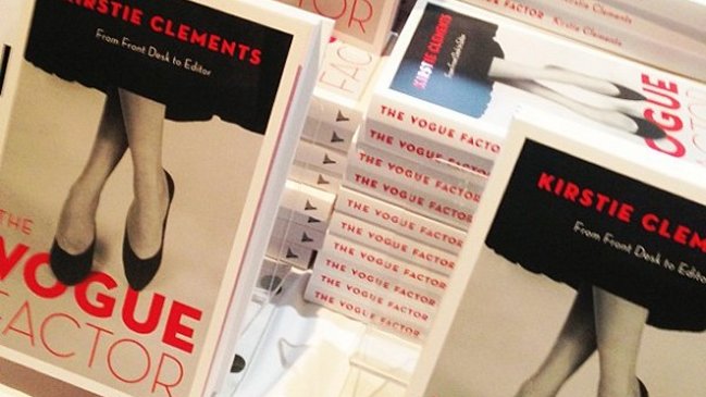 Ex directora de Vogue reveló que modelos comen papel para pasar días de ayuno