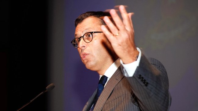 Hinzpeter: Bachelet tuvo cuatro años para poner atajo al lucro